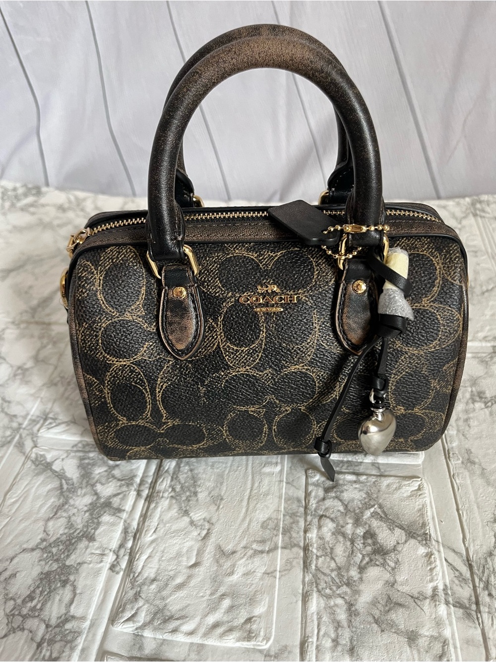 ✨ NWT Coach Mini Rowan Crossbody Bag – Loved Signature Canvas ✨ - Picture 3 of 8